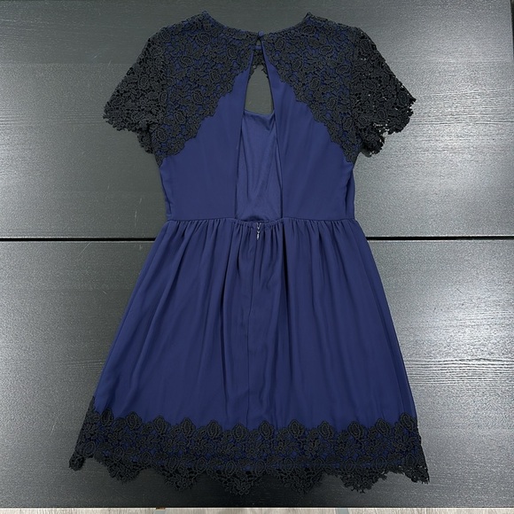Pins and Needles Navy Blue and Black Lace Caplet Dress - M - Picture 3 of 10
